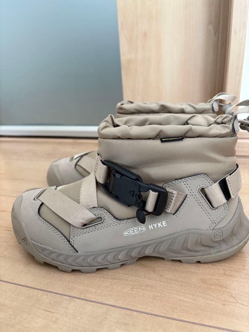 HYKE×keen スノーブーツ　ベージュ　23.5cm