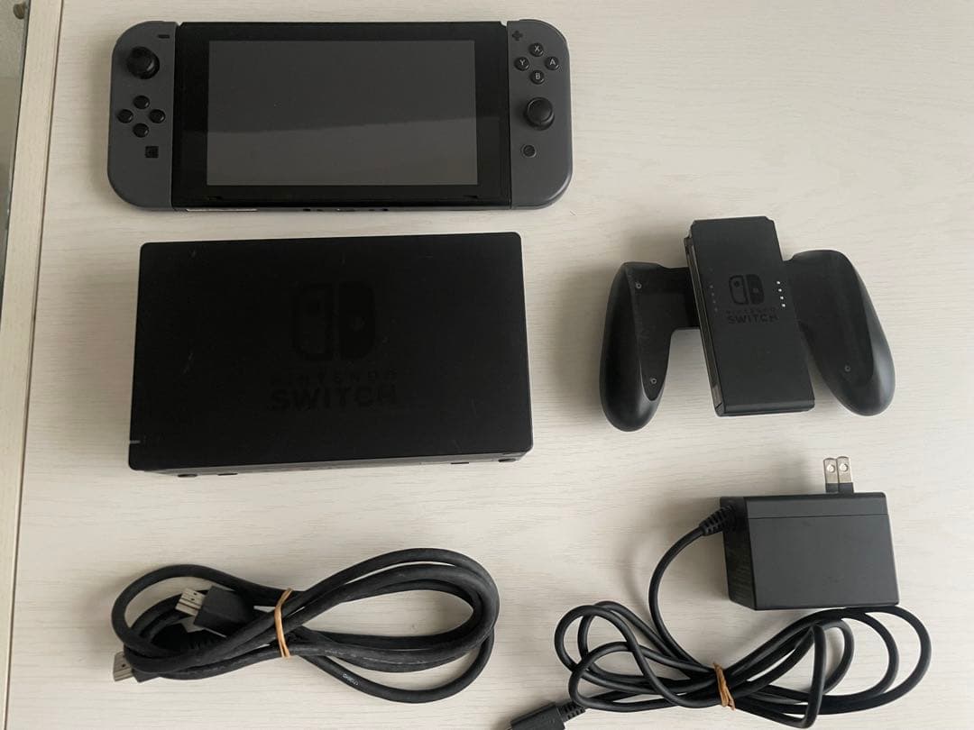 ② Nintendo Switch HAC-001 本体 グレー Amazon.com: Nintendo Switch with Gray Joy‑Con - HAC-001(-01