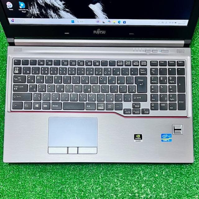 美品《モバイルワークステーション》新品SSD512GB！Blu-ray！富士通