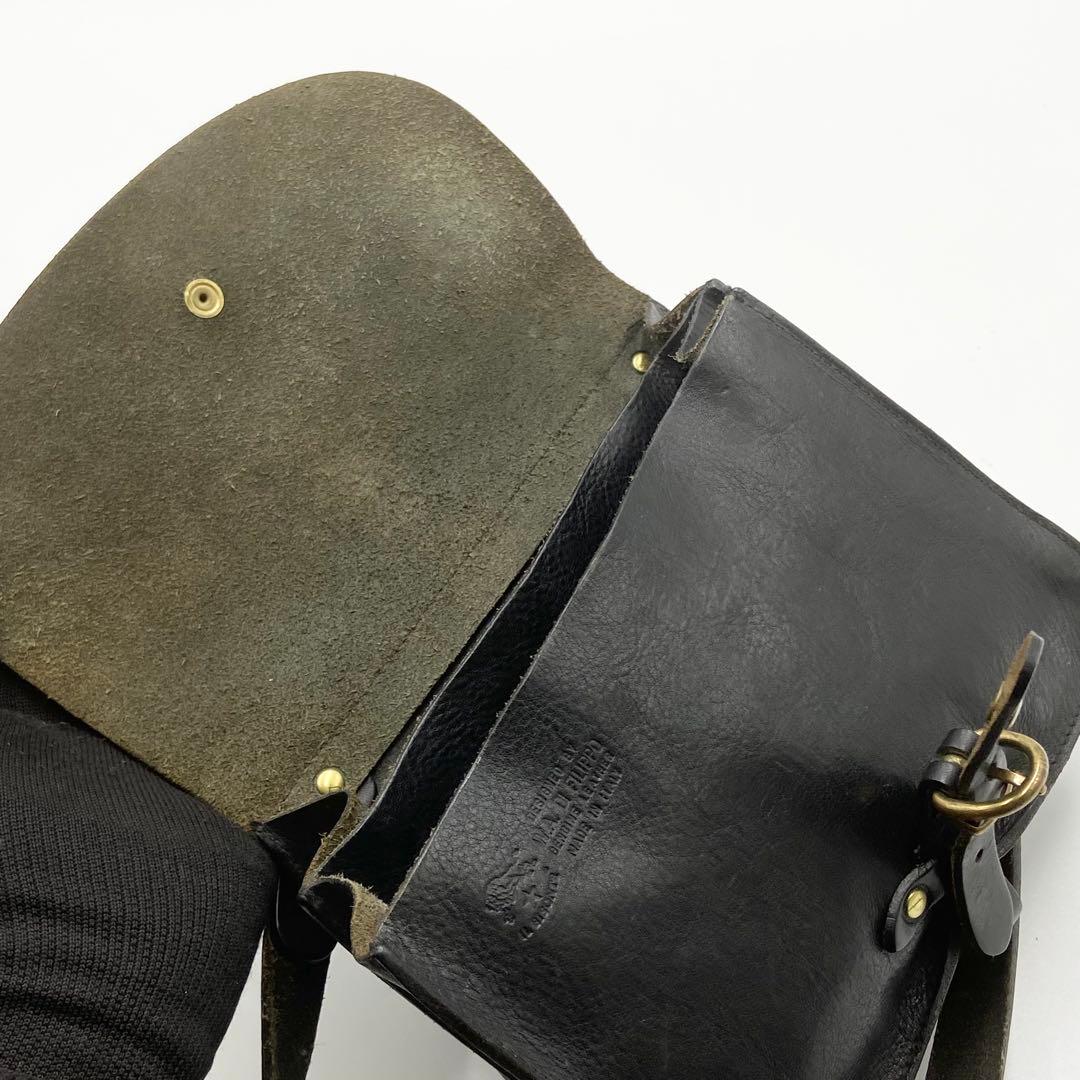 イルビゾンテ ショルダーバッグ フラップ ロゴ刻印 オールレザー