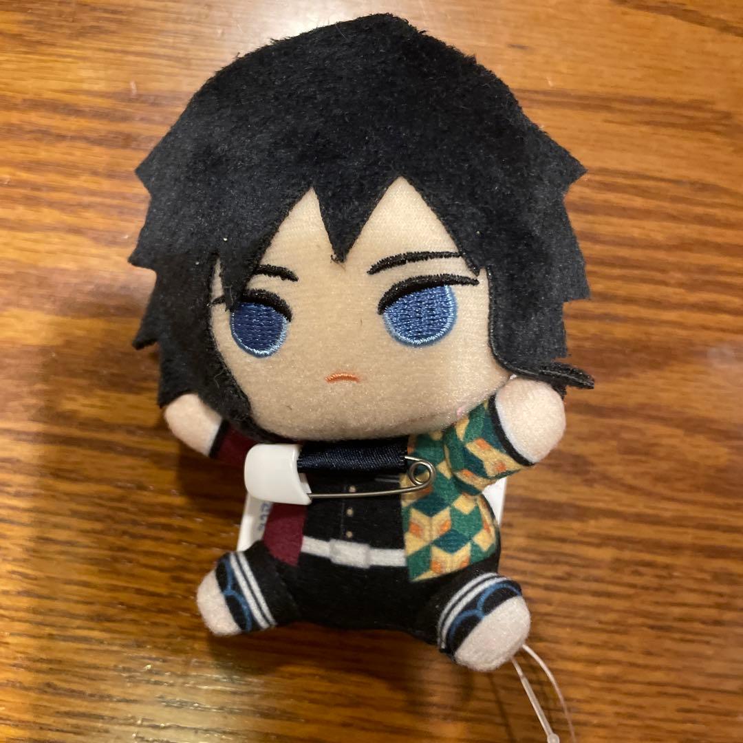 鬼滅の刃 くっつきぬいぐるみ バッジ 冨岡 義勇 - メルカリ