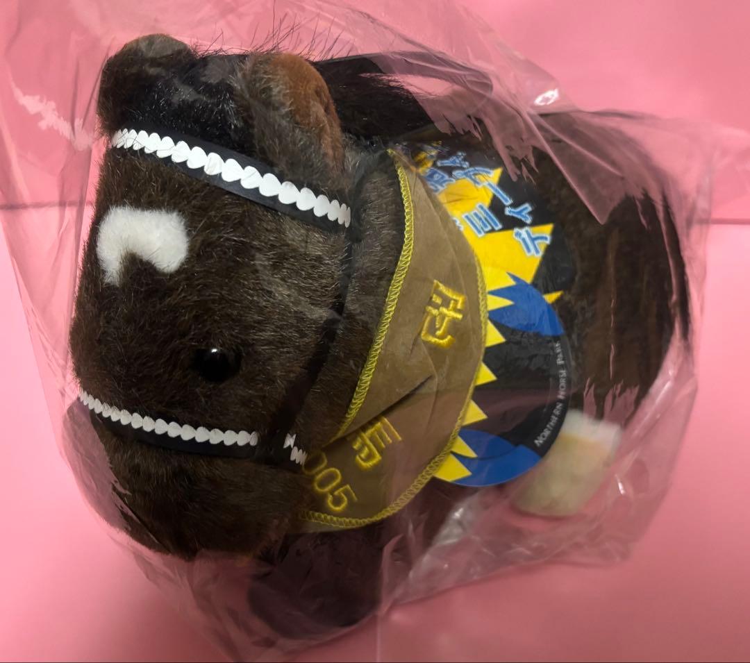 【ディープインパクト】三冠馬(京都競馬場限定)Sサイズぬいぐるみ(タグ付)／アバ ディープインパクト】三冠馬(京都競馬場限定)Sサイズぬいぐるみ(タグ付