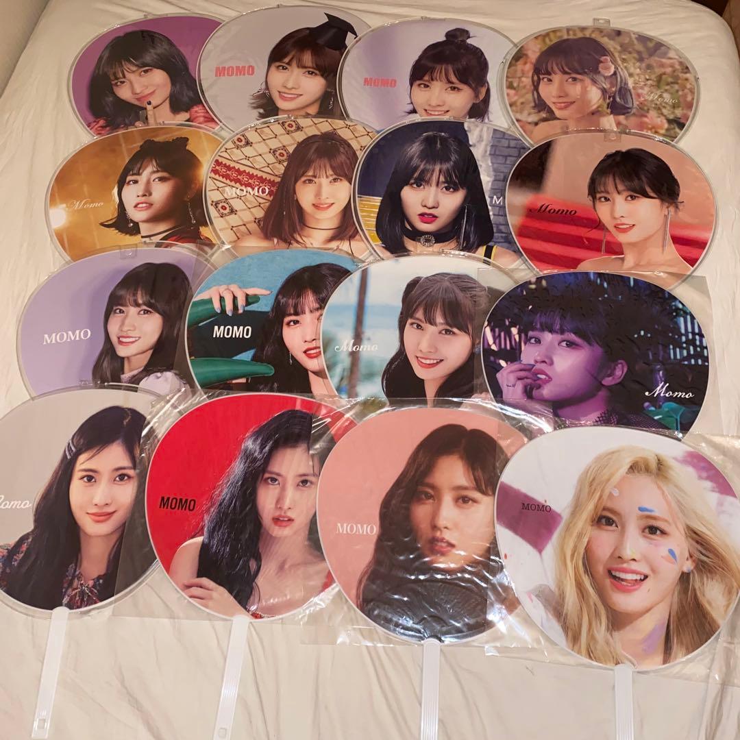 TWICE モモ うちわ まとめ売り - メルカリ