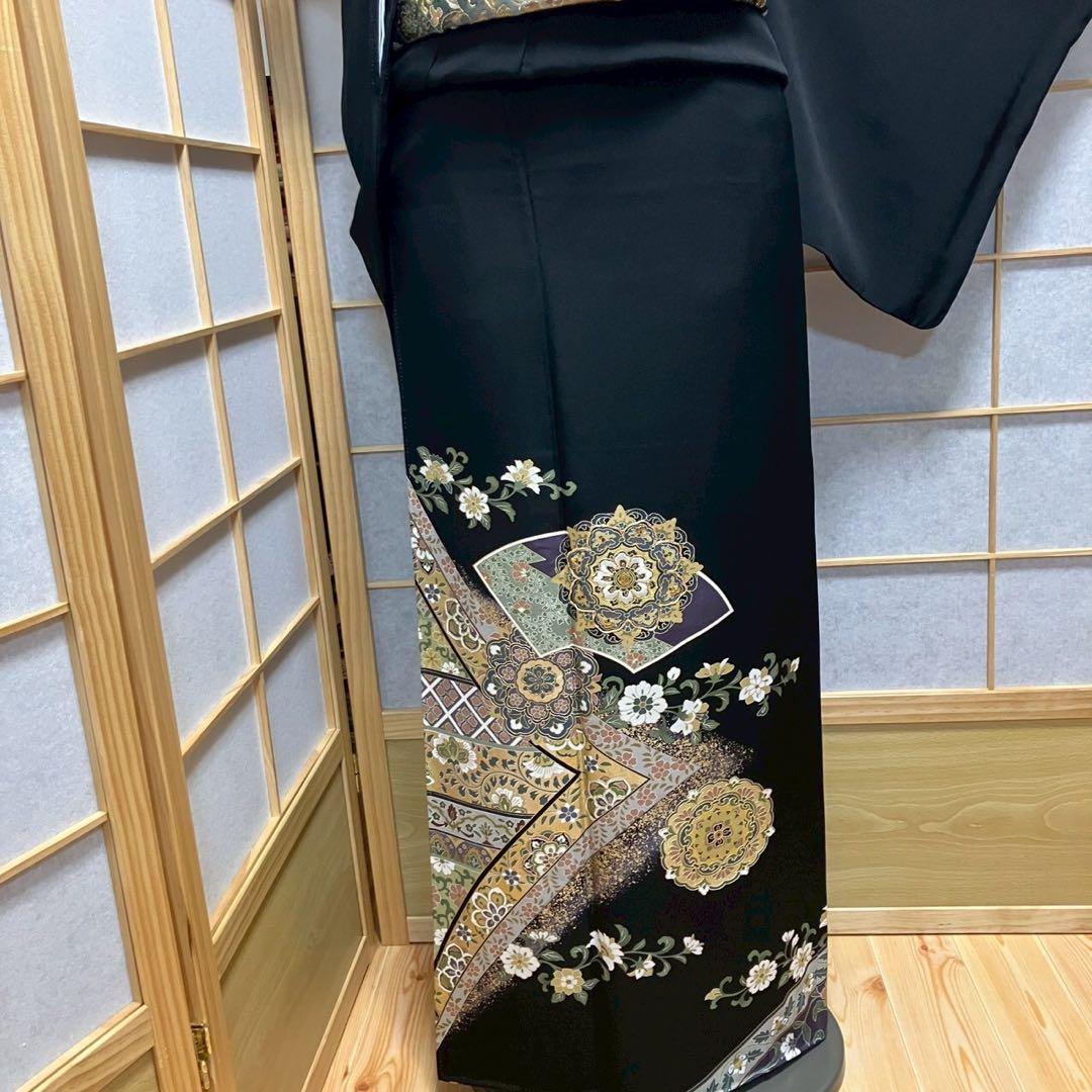 7207］黒留袖 美品 駒刺繍 金彩 比翼付 五つ紋 沢瀉 正絹 着物 袷