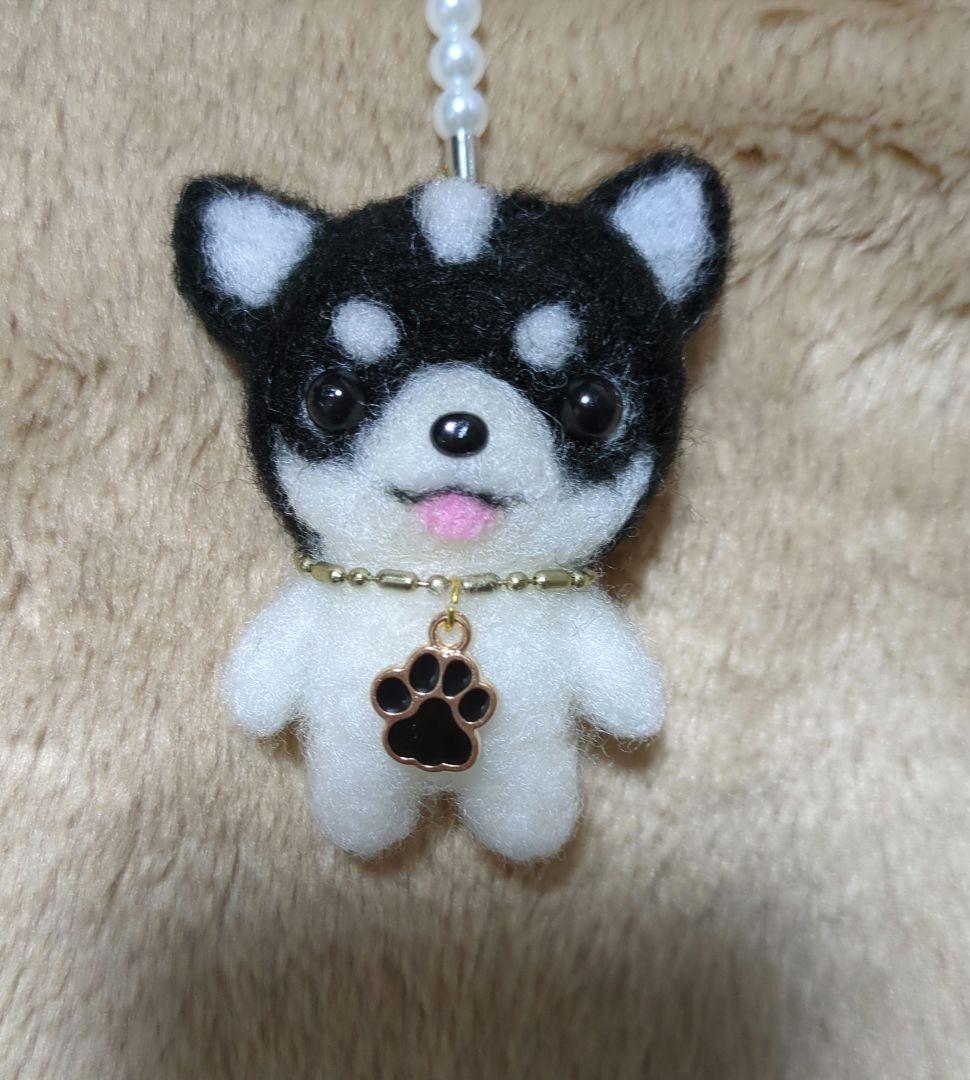 ブラックタン＆ホワイトチワワちゃんストラップ 羊毛フェルト