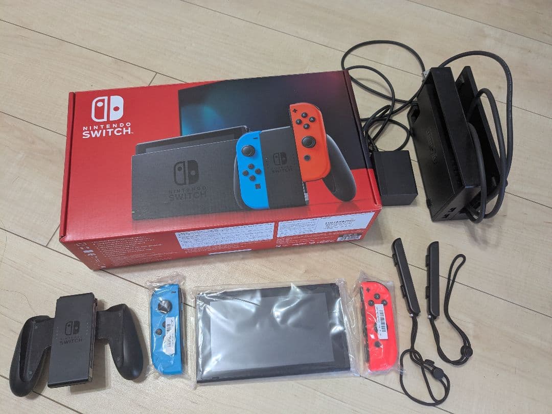 【匿名発送】Nintendo Switch本体一式　2020年購入+SDカード Switch】Switch/Switch Lite用 MicroSD XC 128GB （SDカードアダプター