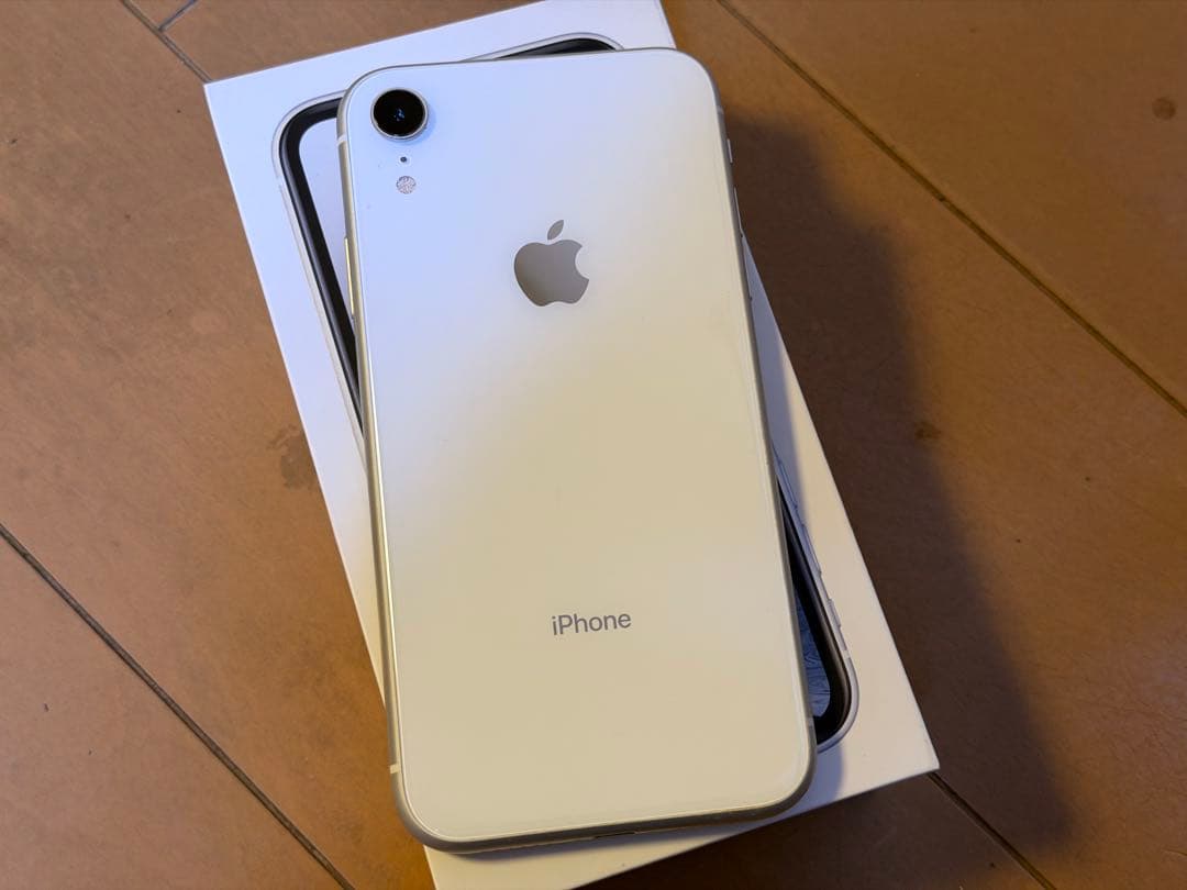 Apple iPhone XR ホワイト 128GB Amazon.com: Apple iPhone XR, US Version, 128GB, White - Unlocked