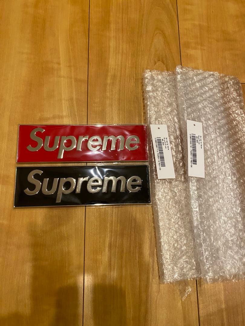 小物 supreme box logo car emblem 2color set supreme box logo car emblem 2color set