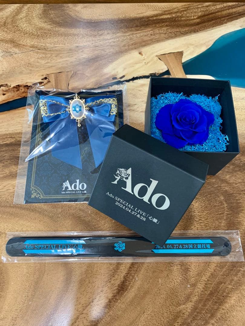 Ado SPECIAL LIVE 2024 心臓 VIP席特典セット - メルカリ