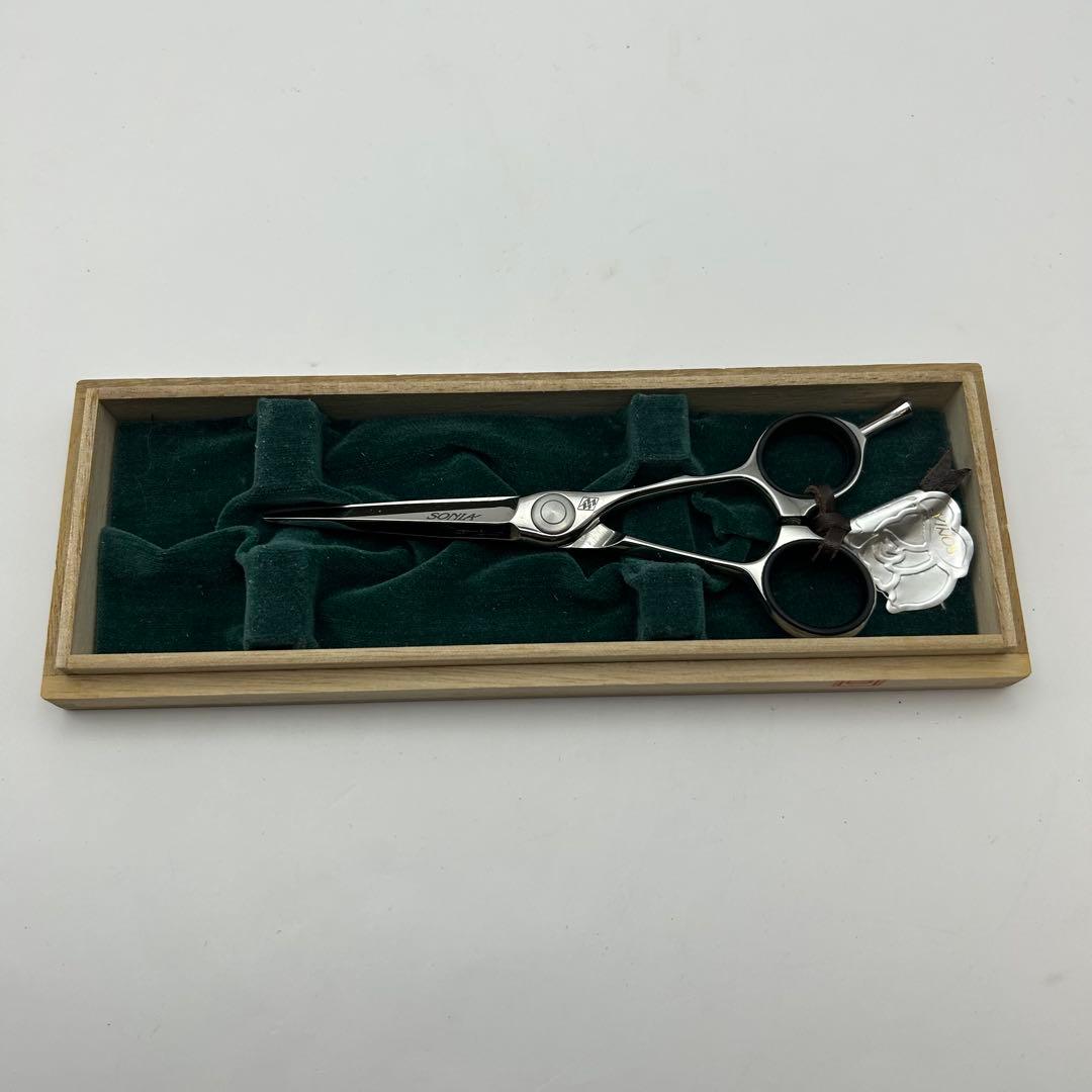 未使用品 シザー ハサミ SONIA 美容師 理髪店 5.5インチ 桐箱 - メルカリ