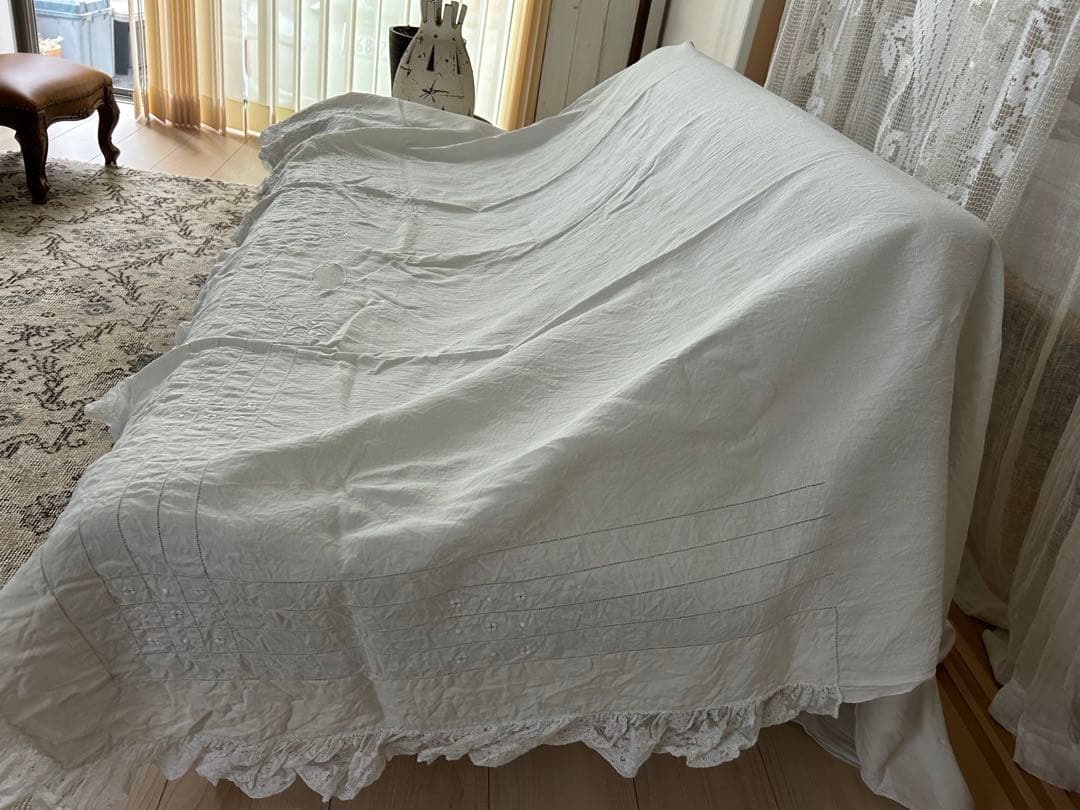 フランスアンティークリネンクロス✴︎大判 モノグラム刺繍✴︎ベッド.ソファーカバー フランスアンティークリネンシーツ | 上質なモノグラム刺繍 - フランス