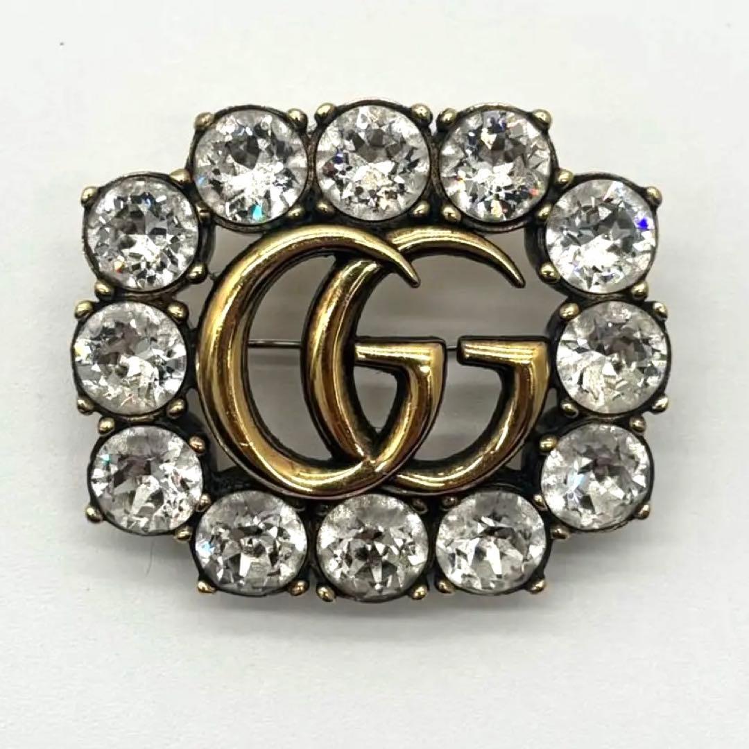 GUCCI グッチ ブローチ ダブルG クリスタル ラインストーン メタル GG Crystals Metal Double G Brooch | GUCCI® US