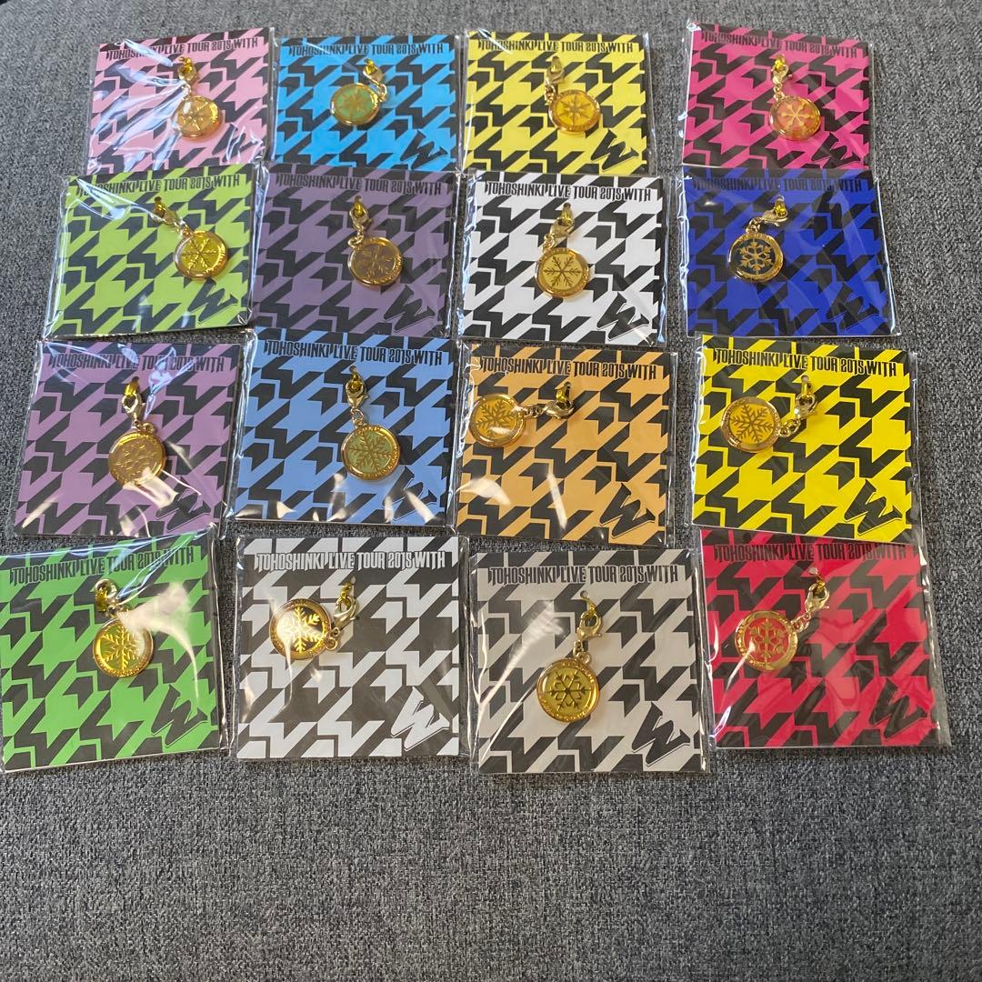 東方神起2015年WITHツアー会場限定クリスタルチャーム 全16種類 - メルカリ