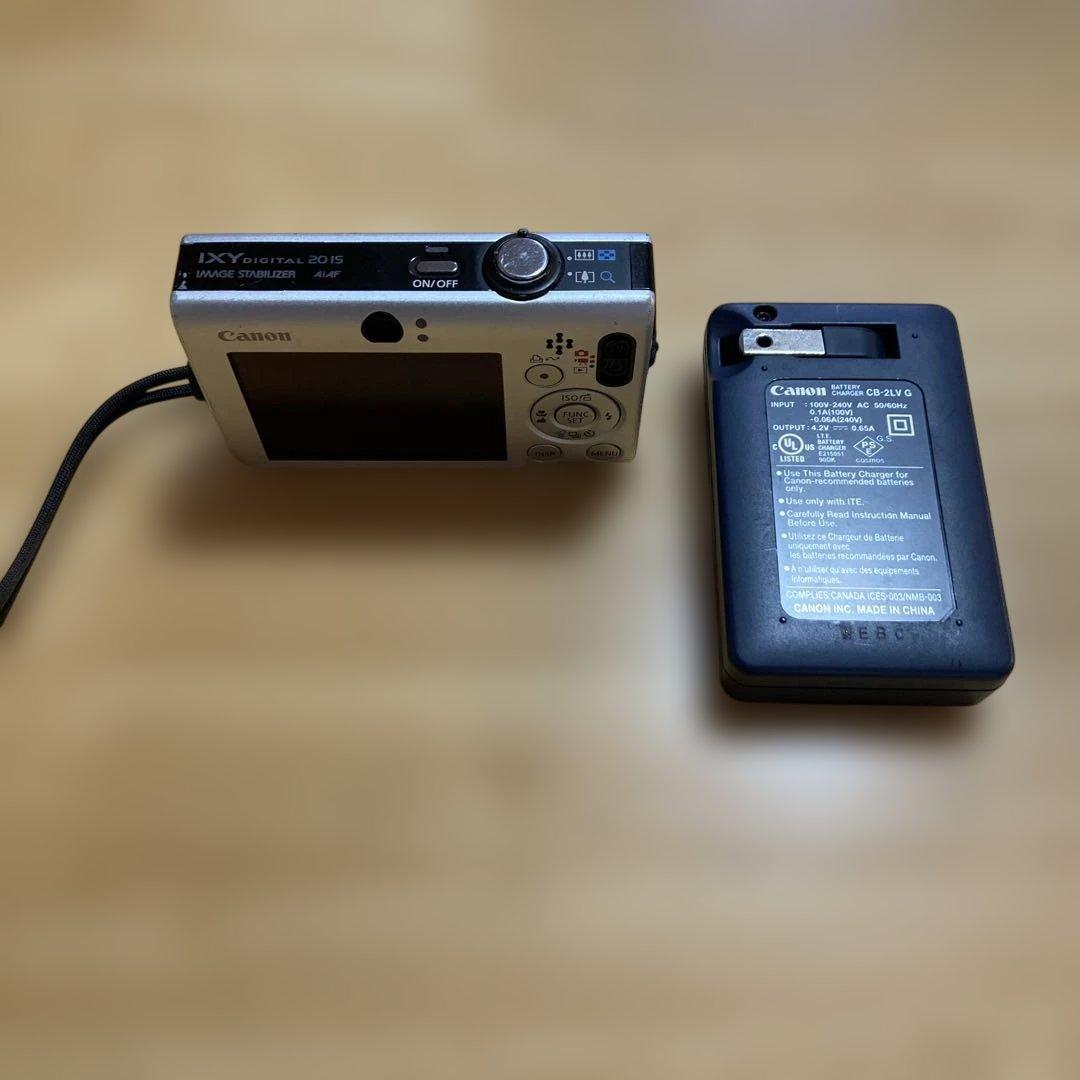 Canon IXY Digital 2015 シルバー 本体と充電器 - メルカリ