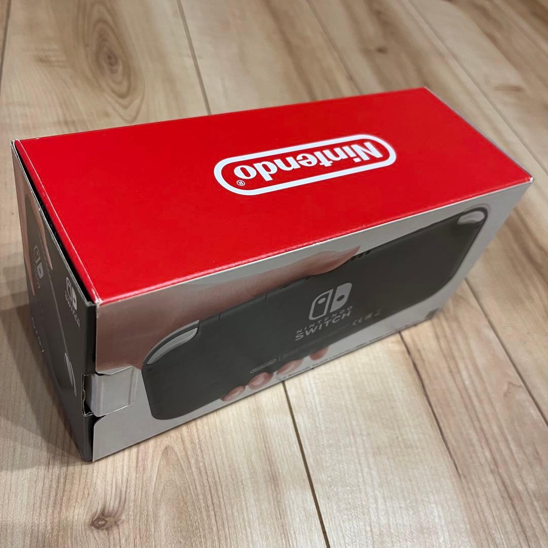 《匿名発送》Nintendo Switch light本体 ピカチュウカバー付