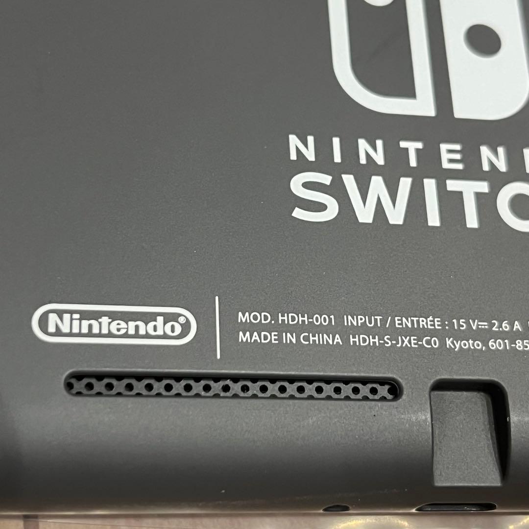 《匿名発送》Nintendo Switch light本体 ピカチュウカバー付