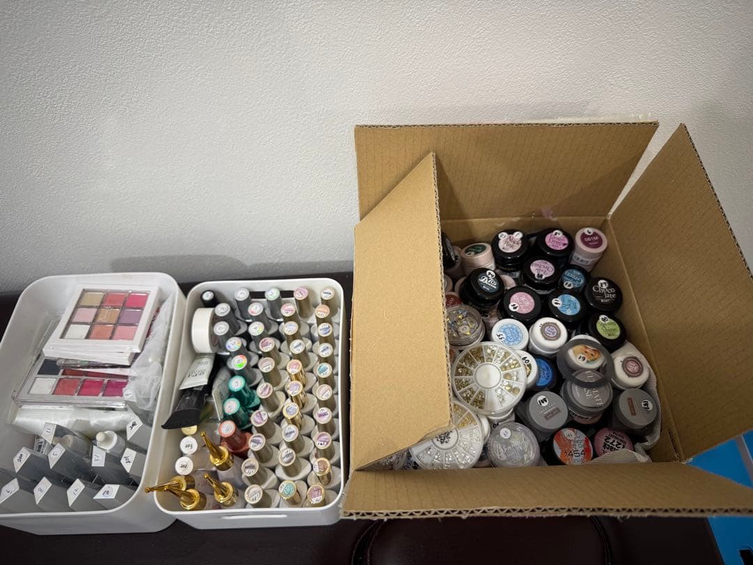 ネイルジェル　50色以上　マグネットもあり　パーツ　チークネイル　セット売り 楽天市場】【全品半額coupon事前配布中】5ミクロン クリア感にこだわっ