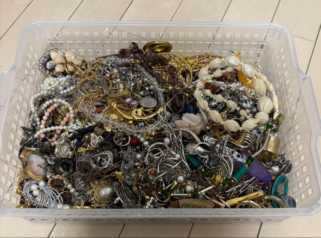 T*s様 アクセサリーまとめ売り　約5キロ 846YAJIRO】スポーツネックレス 8シリーズ ネックレス GOLD TITA22