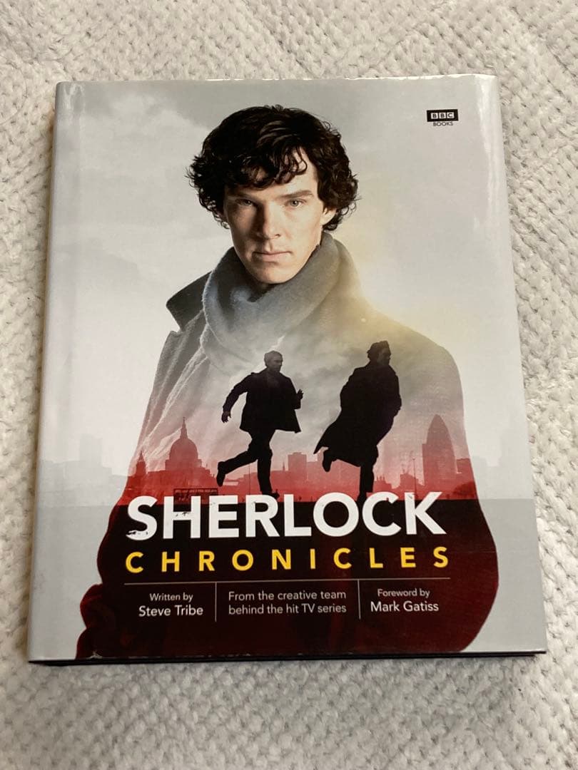 SHERLOCK CHRONICLES 洋書　レア Amazon.com: Sherlock: Chronicles: 9781849907620: Tribe, Steve: Books