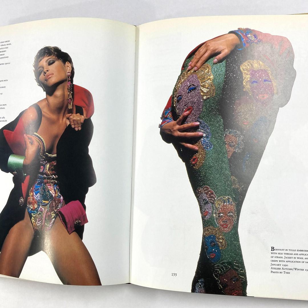 VERSACE SIGNATURES ジャンニ ヴェルサーチ 写真集 - メルカリ