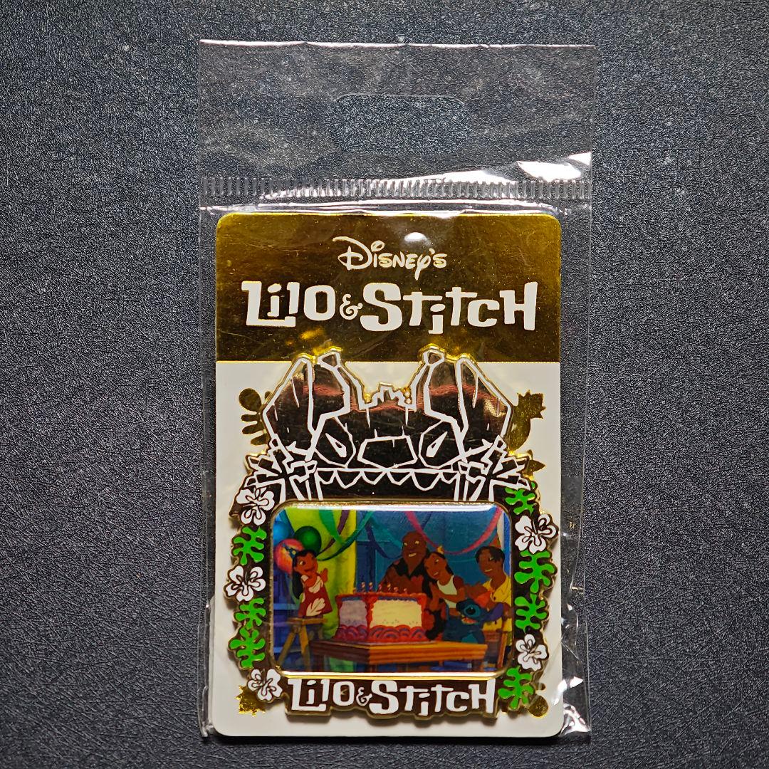 Disney ディズニー ストア リロ＆スティッチ ピンバッジ - メルカリ