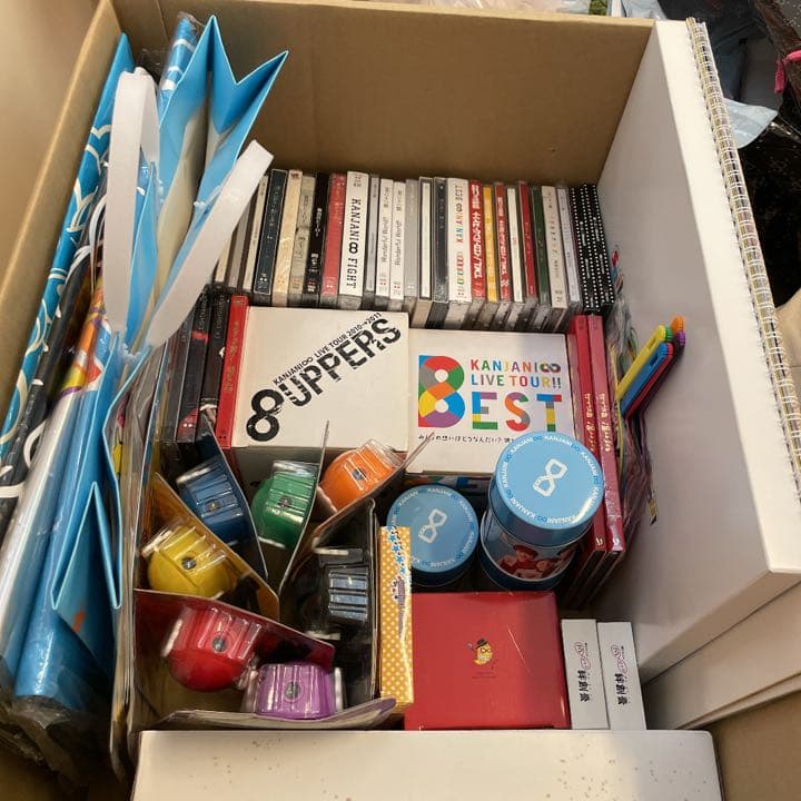 関ジャニ∞ グッズまとめ売り 関ジャニ∞(SUPER EIGHT) 歴代グッズまとめ売り50点新品未使用のみ