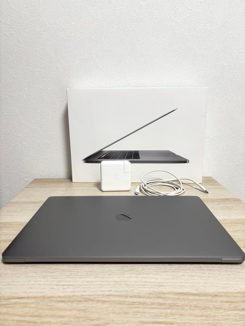 MacBook Pro 15インチ 2018年モデル Amazon.com: Apple 2018 MacBook Pro with 2.2GHz Intel Core i7, 15