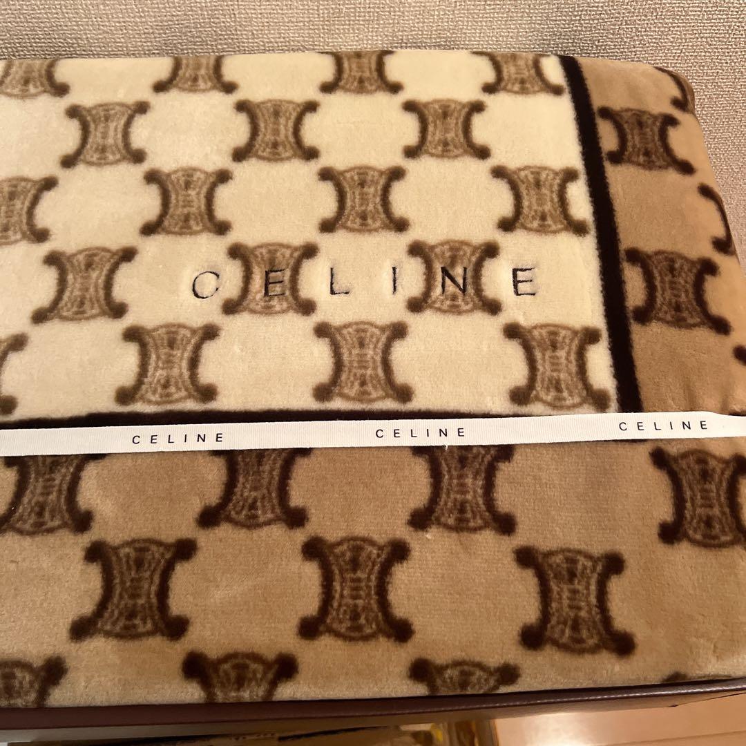 CELINE マカダム柄 毛布 新品 140x200cm 西川産業 CELINE セリーヌ 西川産業 マカダム柄 羽毛肩当て ピンク 未使用箱入り