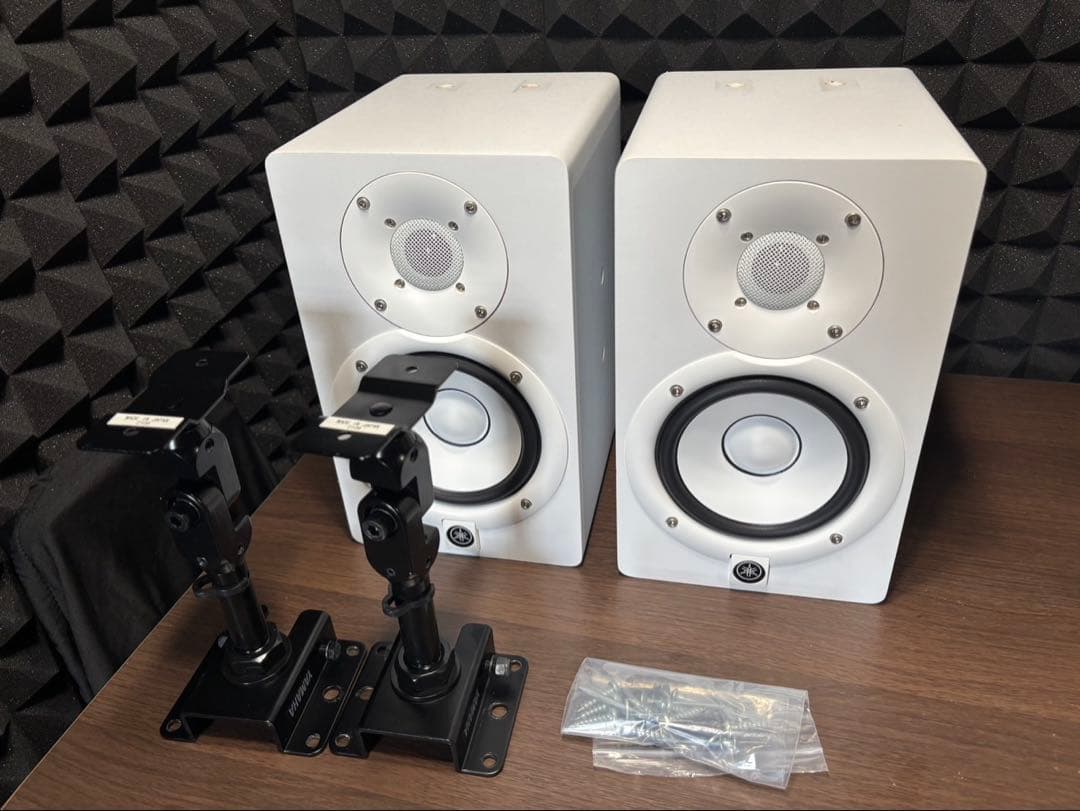 さらに値下げ　ヤマハ　HS5 ホワイト スピーカーシステム　吊り下げブラケット付 モニター スピーカー パワード スタジオ DTM YAMAHA ヤマハ HS5 白