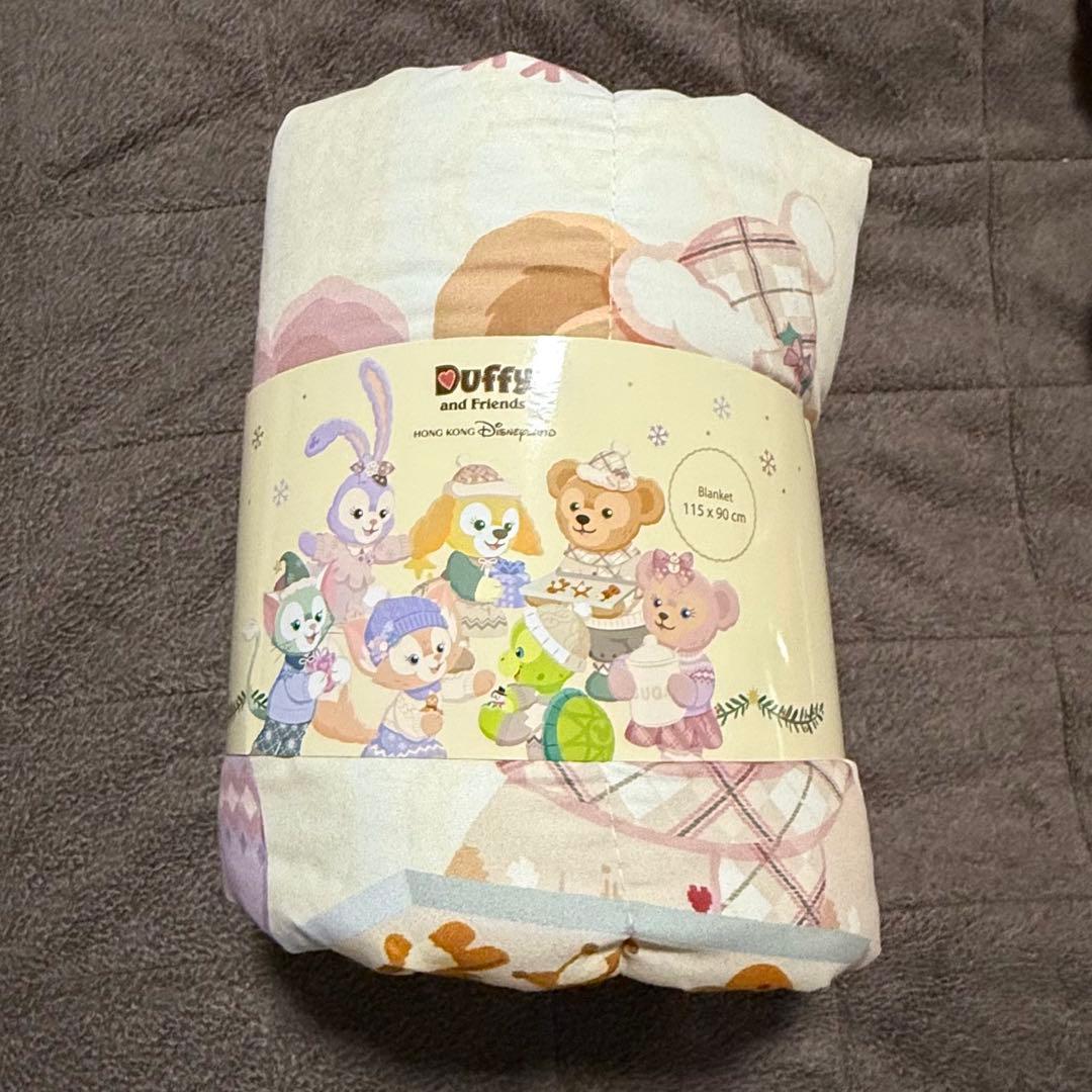 香港ディズニー】ダッフィー&フレンズ ブランケット - メルカリ