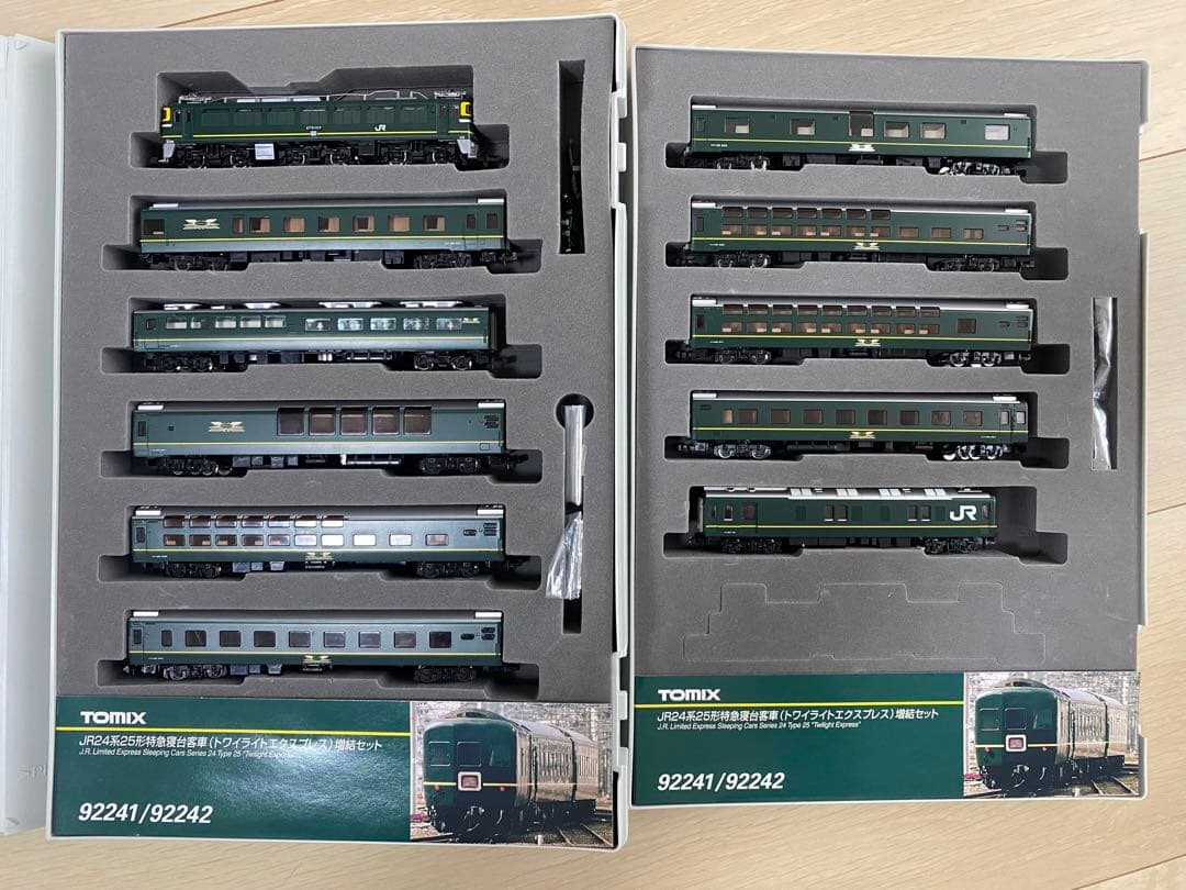 TOMIX 24系25形 特急寝台客車 トワイライトエクスプレス JR 24系25形特急寝台客車(トワイライトエクスプレス)基本セット｜製品