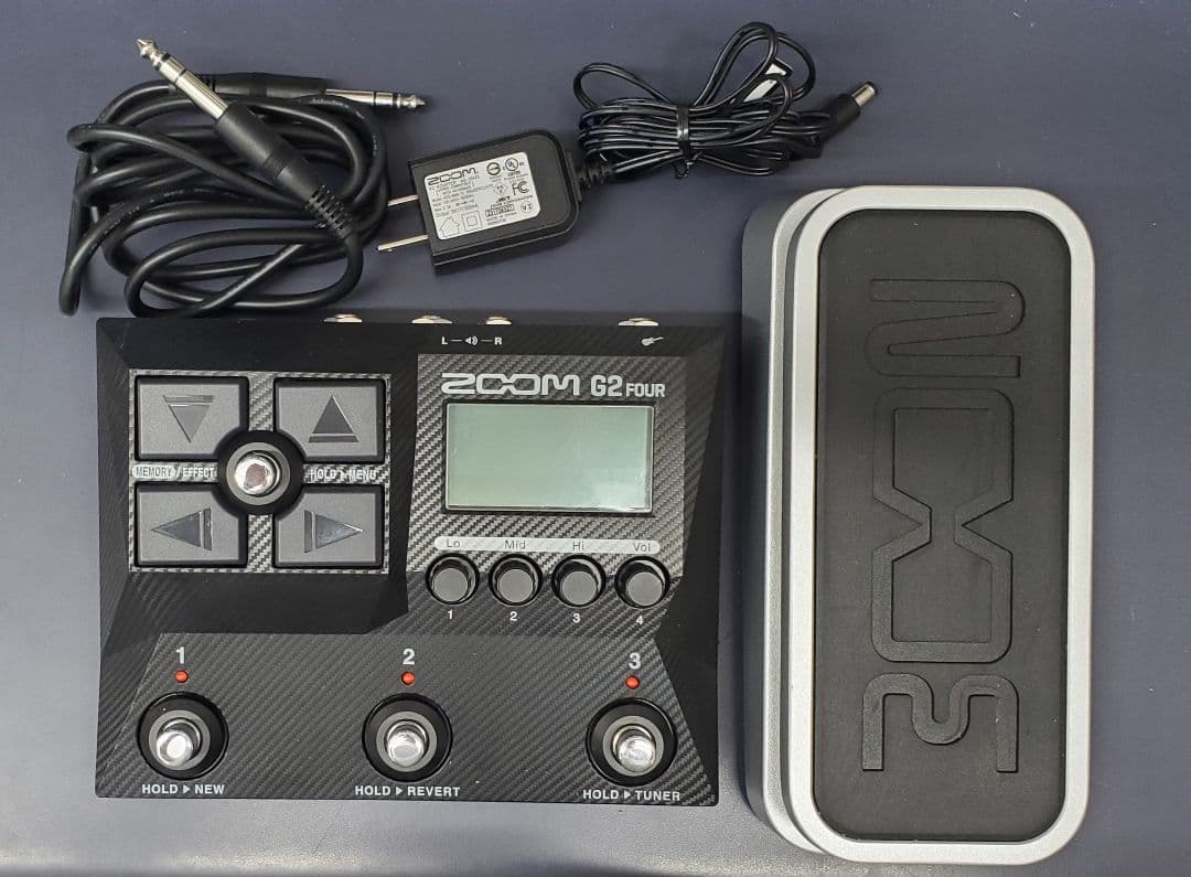 ZOOM G2 FOUR + FP02M (エクスプレッションペダル) - メルカリ