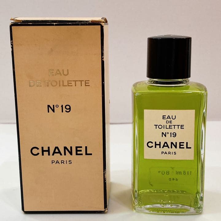 未使用 シャネル CHANEL N°19 オーデトワレ 50ml 19番 - メルカリ