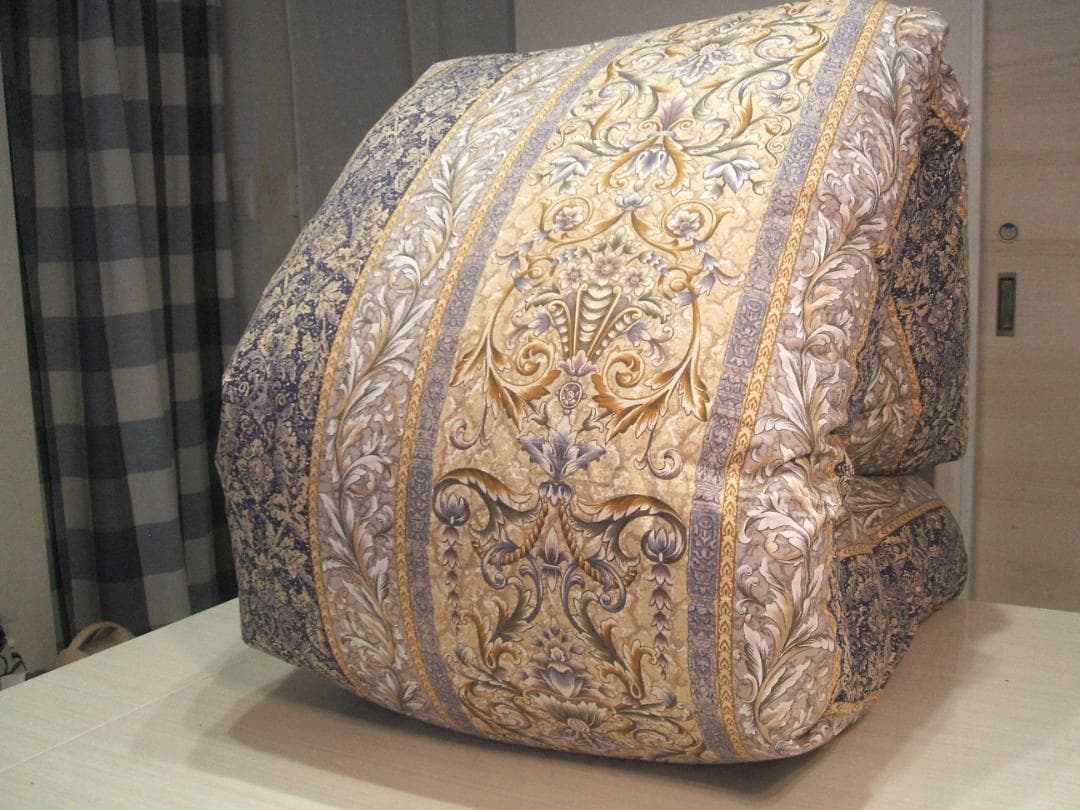 残り3点激安価格！新品＊ロイヤル＊フランス９３％＊増量１，３キロ＊羽毛布団ＳＢ 羽毛布団 掛け布団 シングル 冬用 羽毛掛け布団 お買得柄任せ ロイヤル