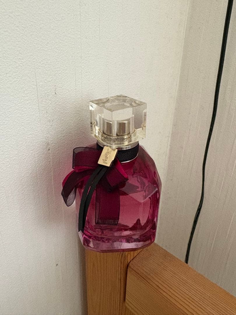 サンローラン モンパリ アンタンス イヴ・サンローラン / モン パリ オーデパルファム アンタンスの公式