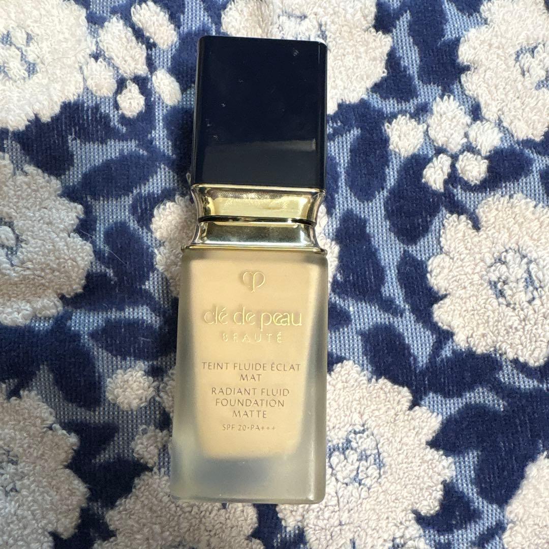 クレ・ド・ポー ボーテ タンフリュイドエクラ マット オークル 10 タンフリュイドエクラ マット ピンクオークル10 / クレ・ド・ポー