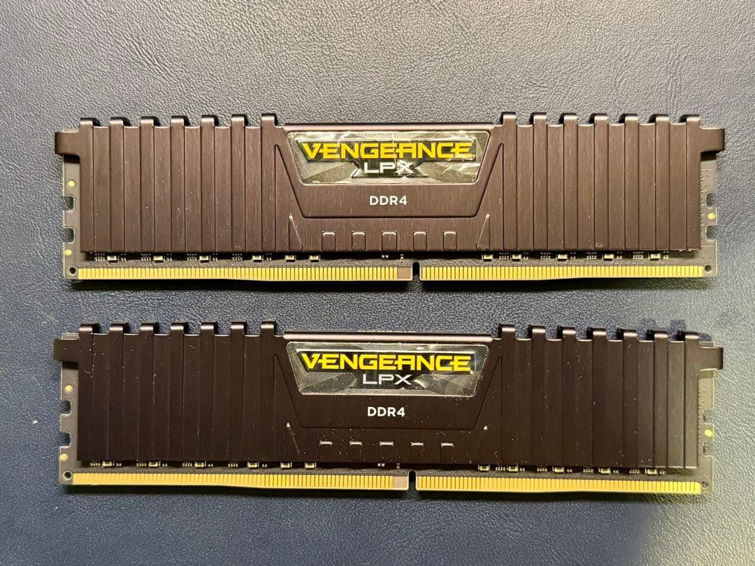 ゆ*み様 Vengeance LPX DDR4 64GB (32GB x2) Corsair 32GB (4x8GB) Vengeance LPX 2666Mhz DDR4 Memory Kit LN60654