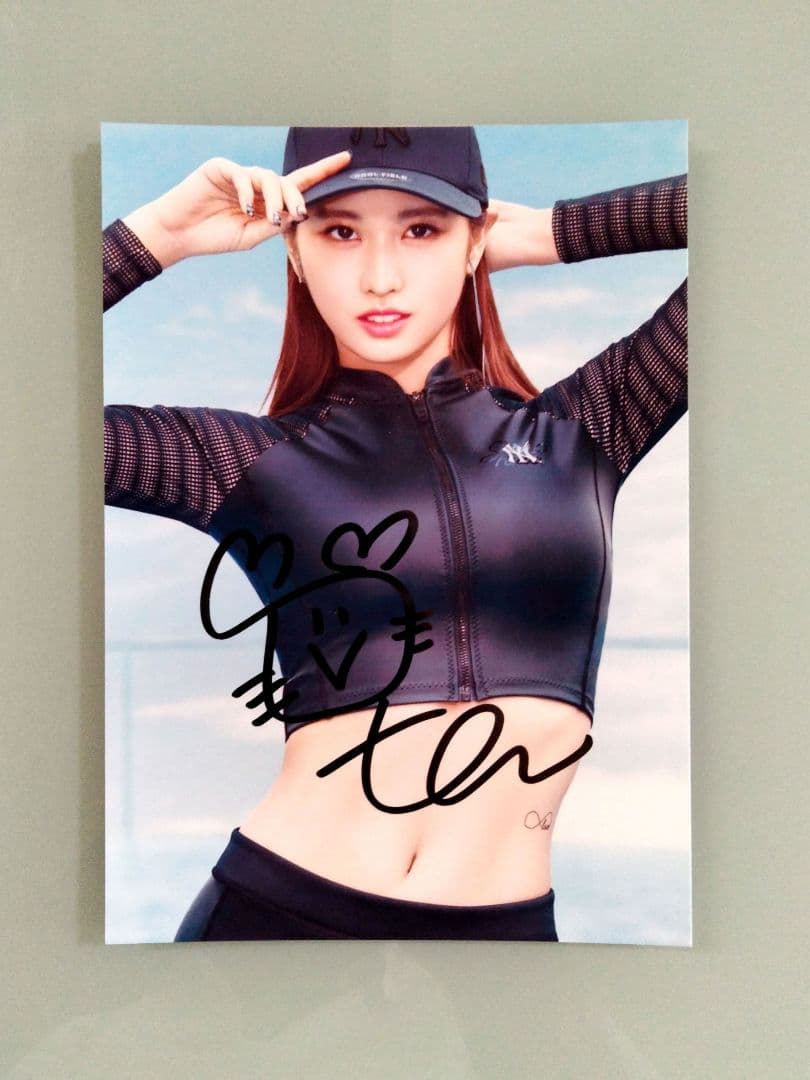 モモ直筆サイン入り2Lサイズ写真…TWICE‥Momo⑤ - メルカリ