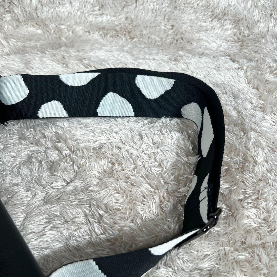 イアパピヨネ ワイドテープショルダーバッグ ボディバッグ