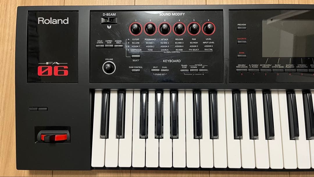 完品】セール中！Roland FA-06 シンセサイザー 61鍵 【おまけ有】