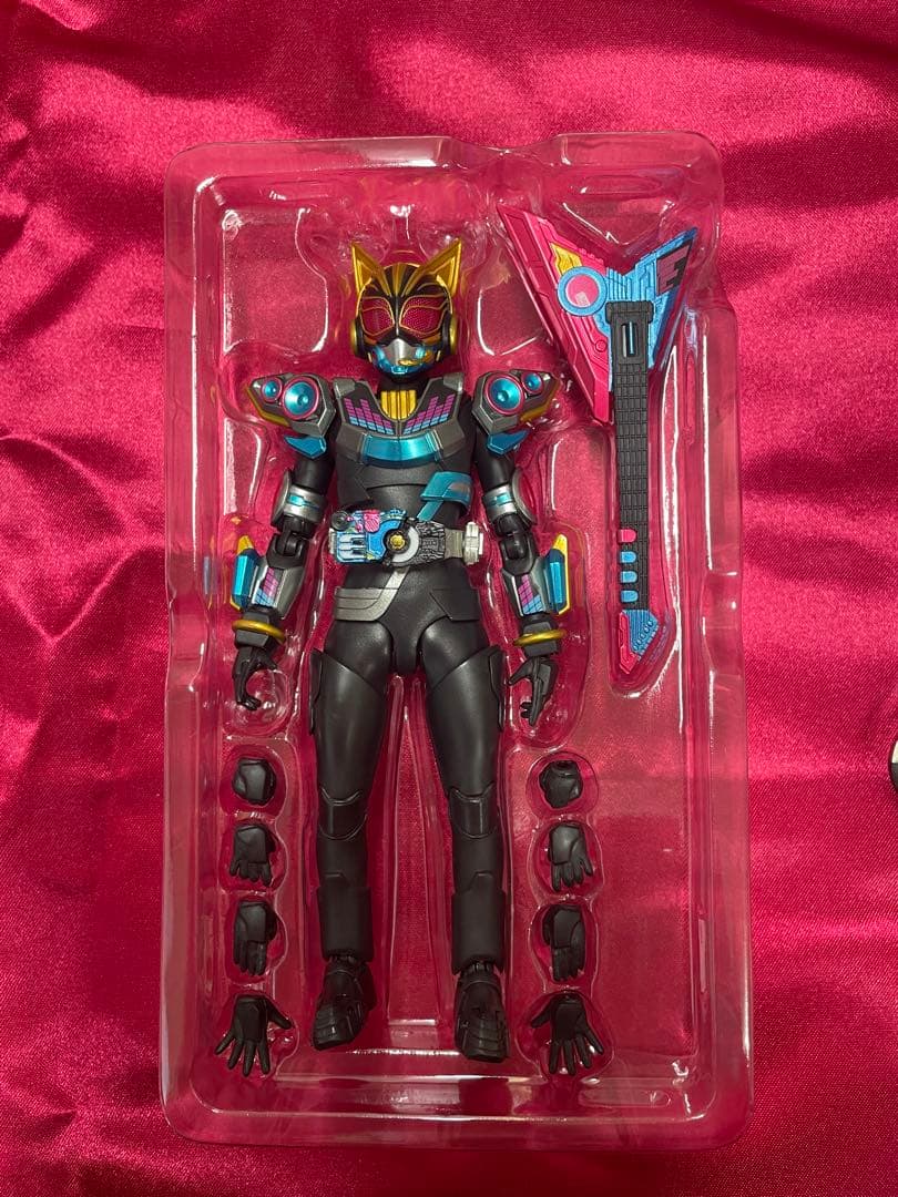 S.H.Figuarts ギーツ　バッファ　タイクーン　ナーゴ