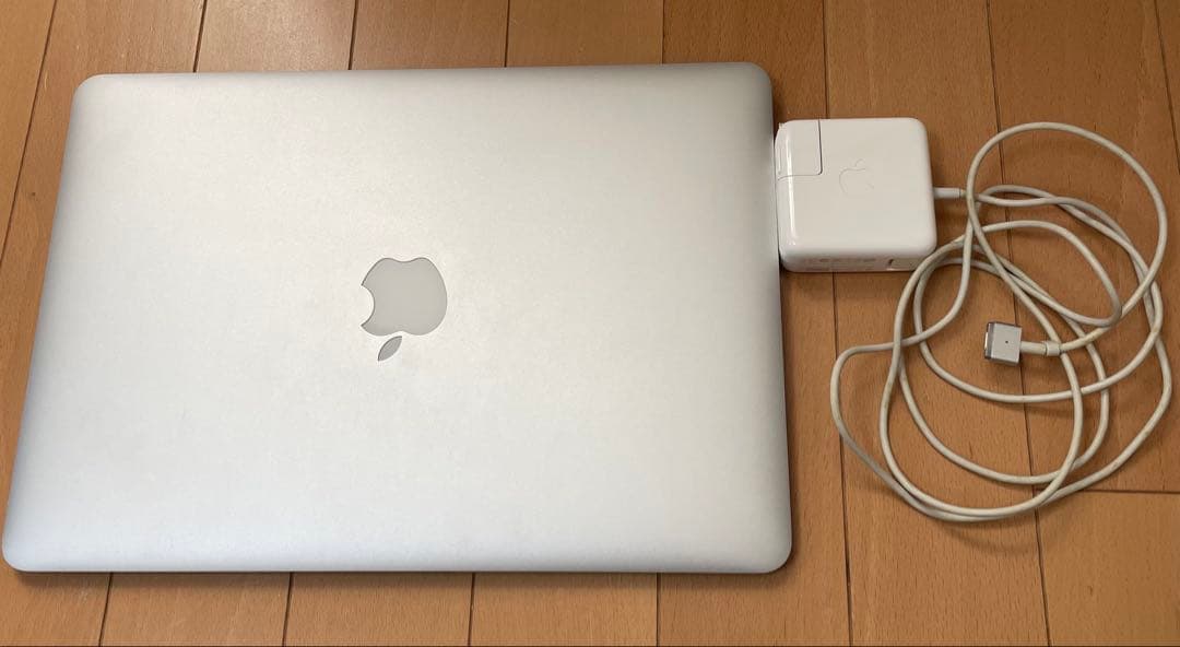 【即決OK】MacBook Air 13 i7/8GB/SSD256GB MacBook Air 13 インチ (2020) - Apple M1 8-コア と 8-コア GPU