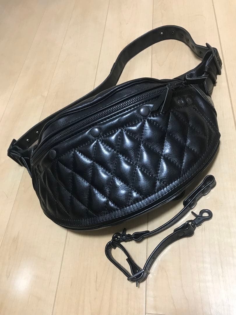 KADOYA (カドヤ) ヘッドファクトリー ショルダーバッグ パテッド