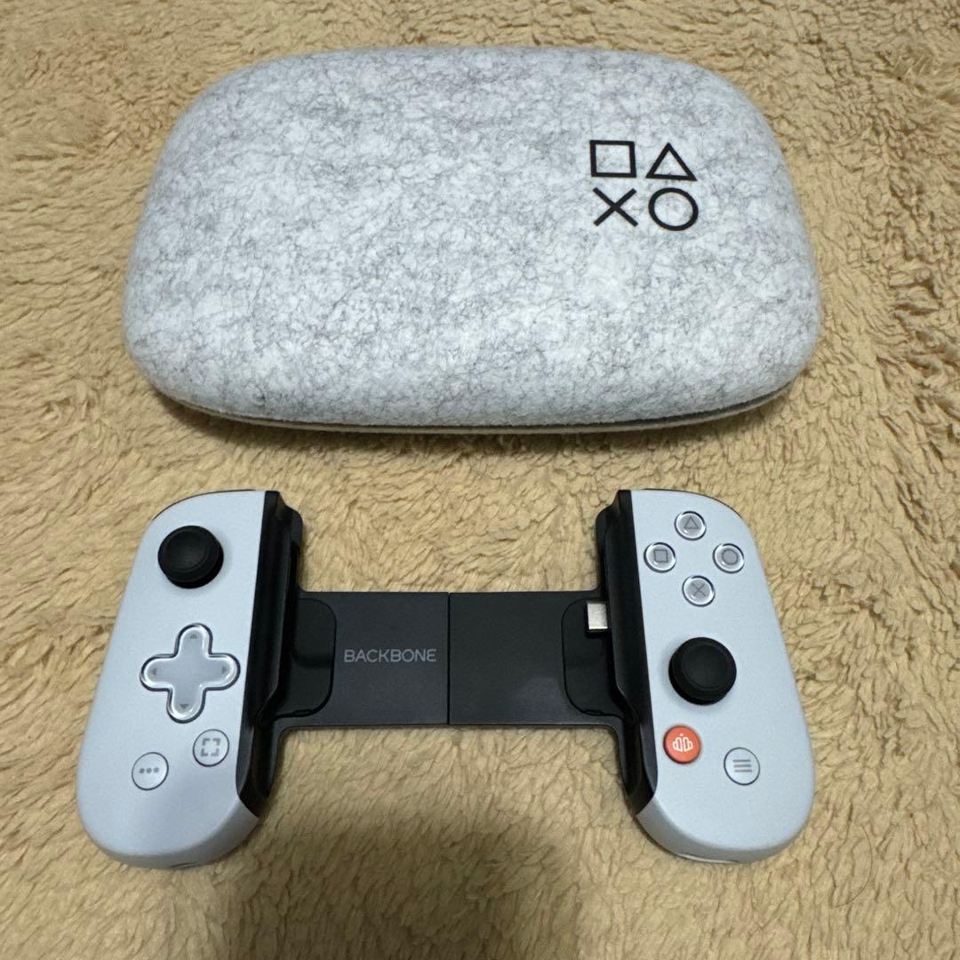 【週末限定値下】Backbone One ゲームコントローラー グレー/ホワイト Backbone One - Xbox版 USB-Cモバイルゲームコントローラー | バックボーン