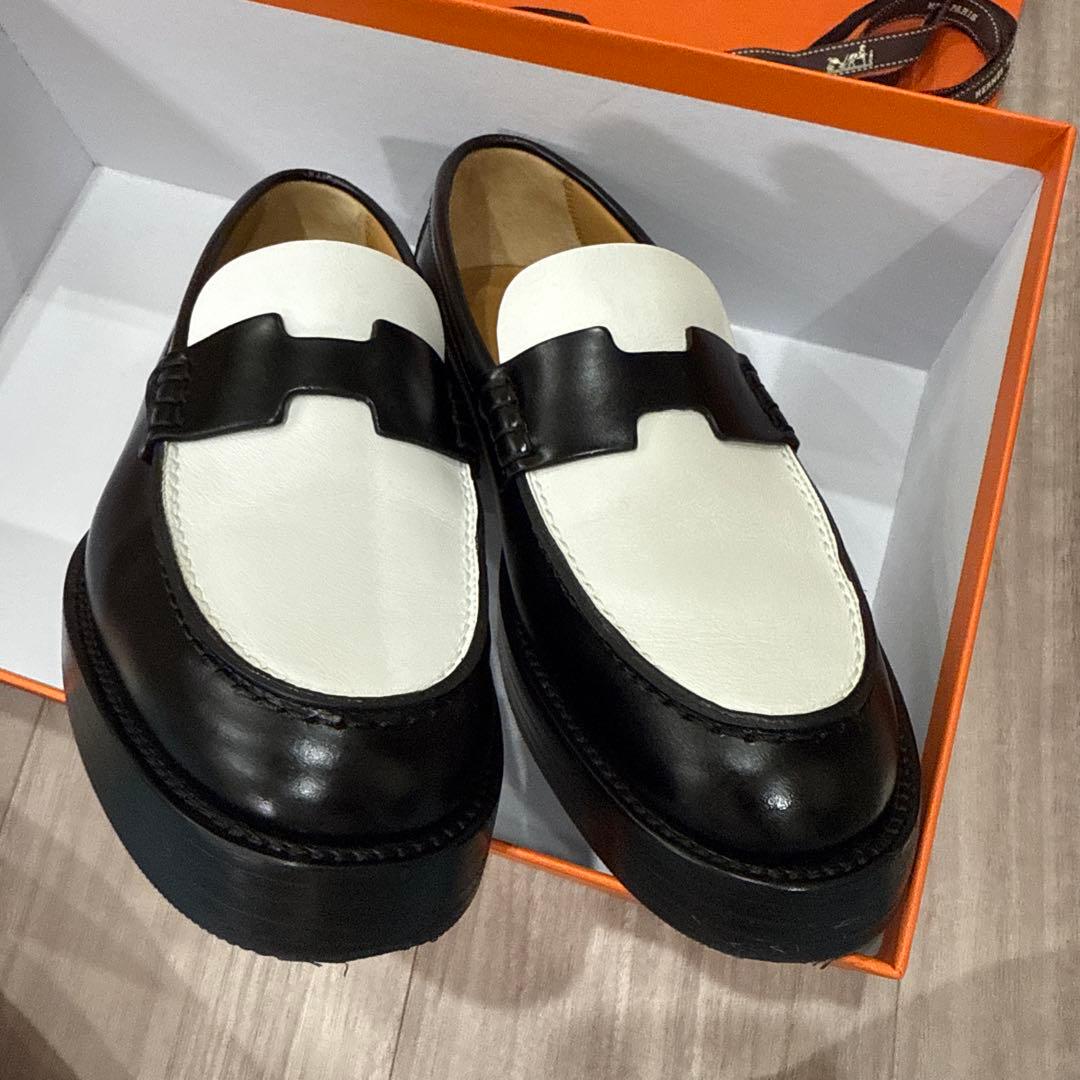 エルメス モカシン（アワー） 黒/白(美品) - メルカリ