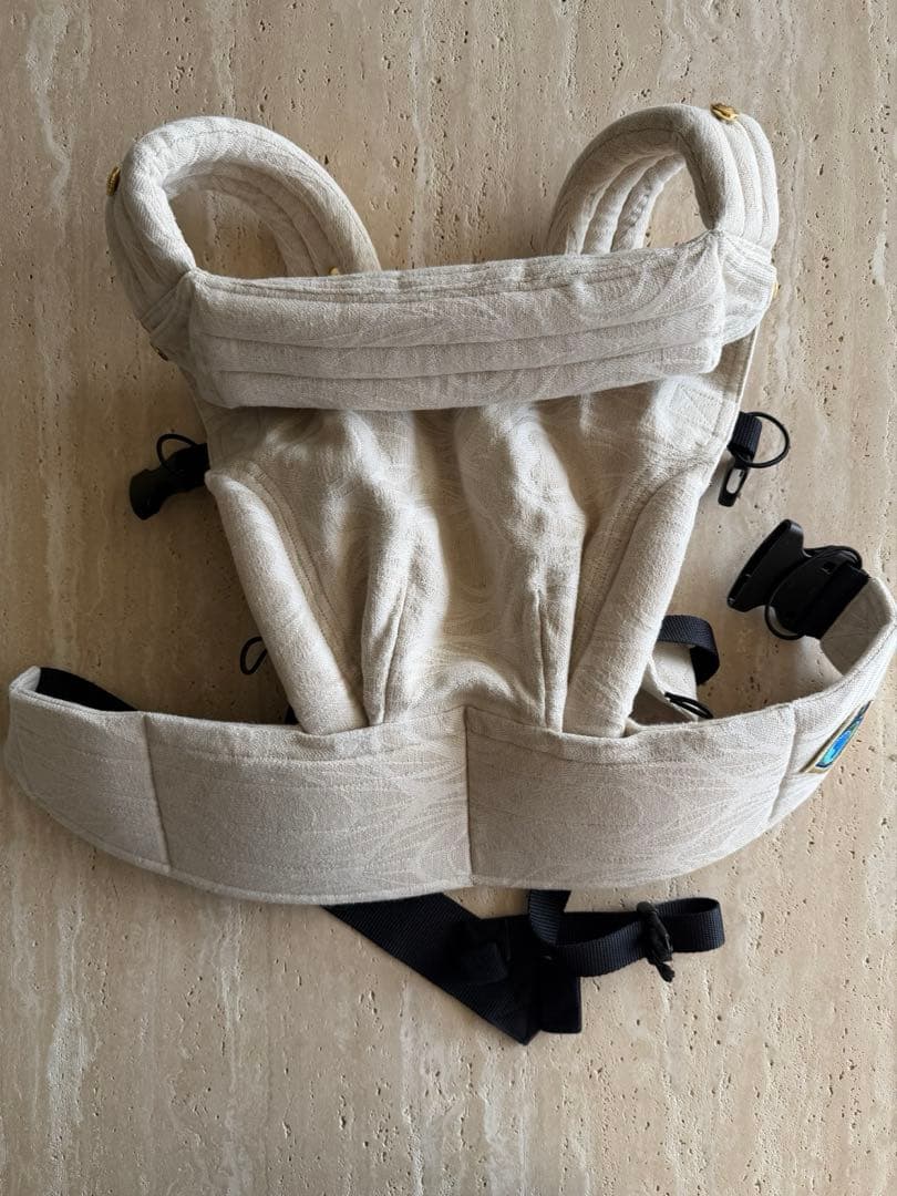 アーティポッペ 抱っこ紐 ホワイト 箱付き モノガミー | Zeitgeist(ザイガイスト) 抱っこ紐 | アーティポッペ ストア