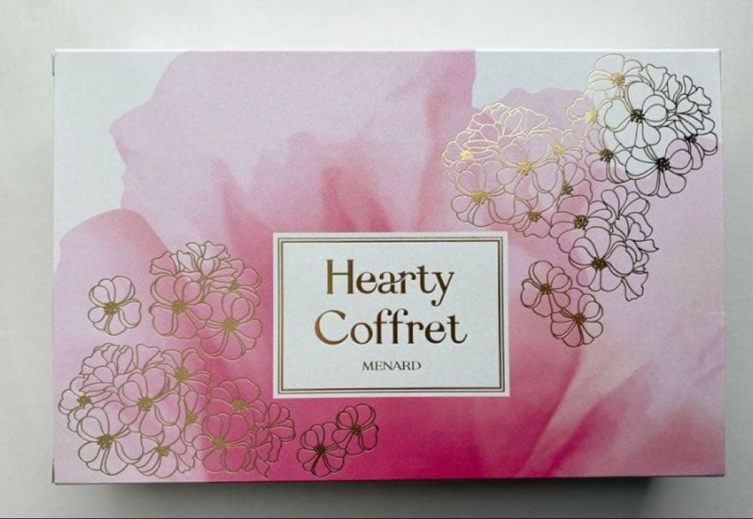 新品未使用】メナード ハーティーコフレ 2025 クリスマス個数限定4点