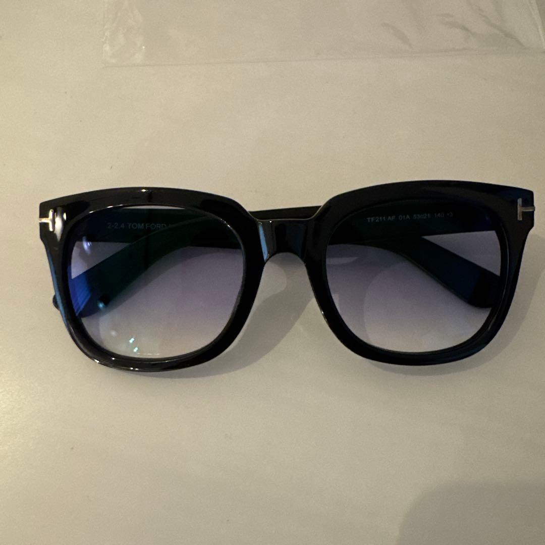 サングラス◇TOMFORD トムフォード TF211 AF 01A - メルカリ