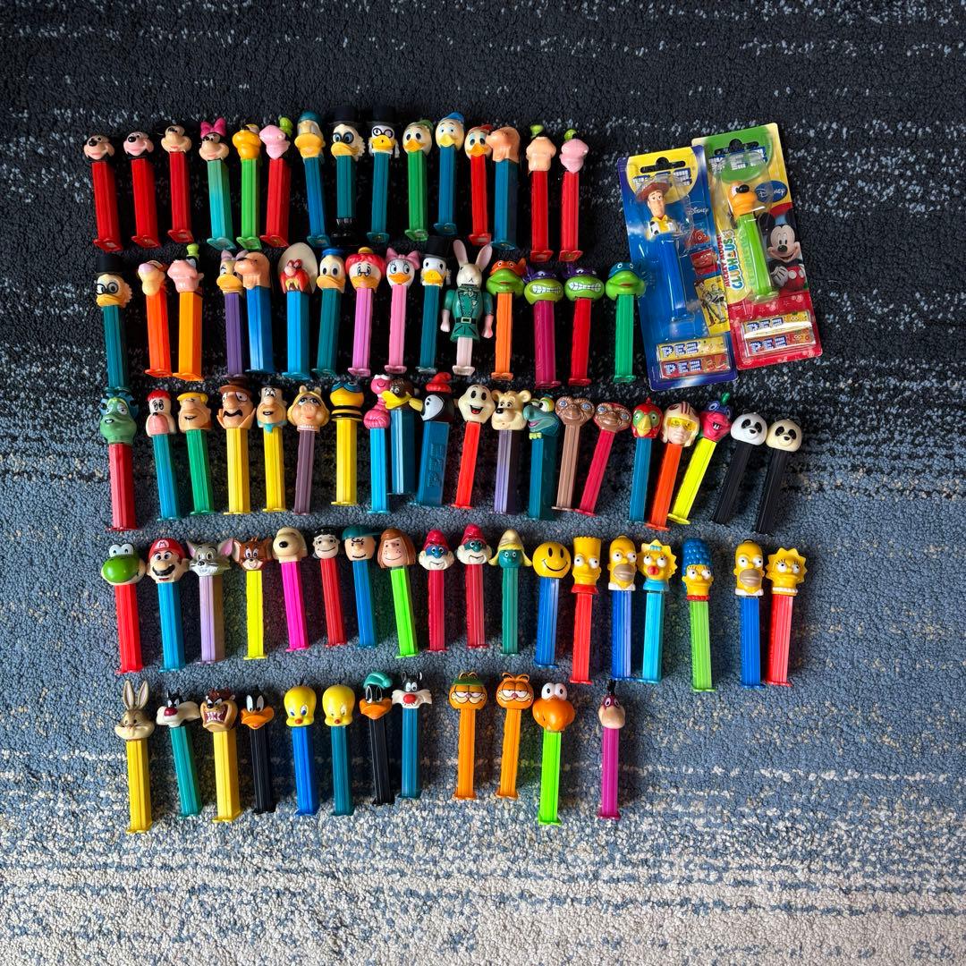 大量まとめ売り　ペッツ　PEZ ディスペンサー　82本 大量まとめ売り ペッツ PEZ ディスペンサー 82本