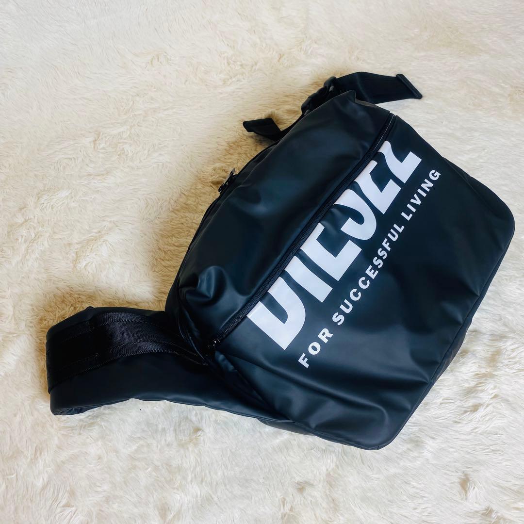 未使用級極美DIESEL ディーゼル ボディバッグ斜めがけビッグロゴ